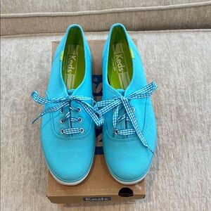 Keds Women's Turquoise Sneakers with Checkered Laces and White Laces